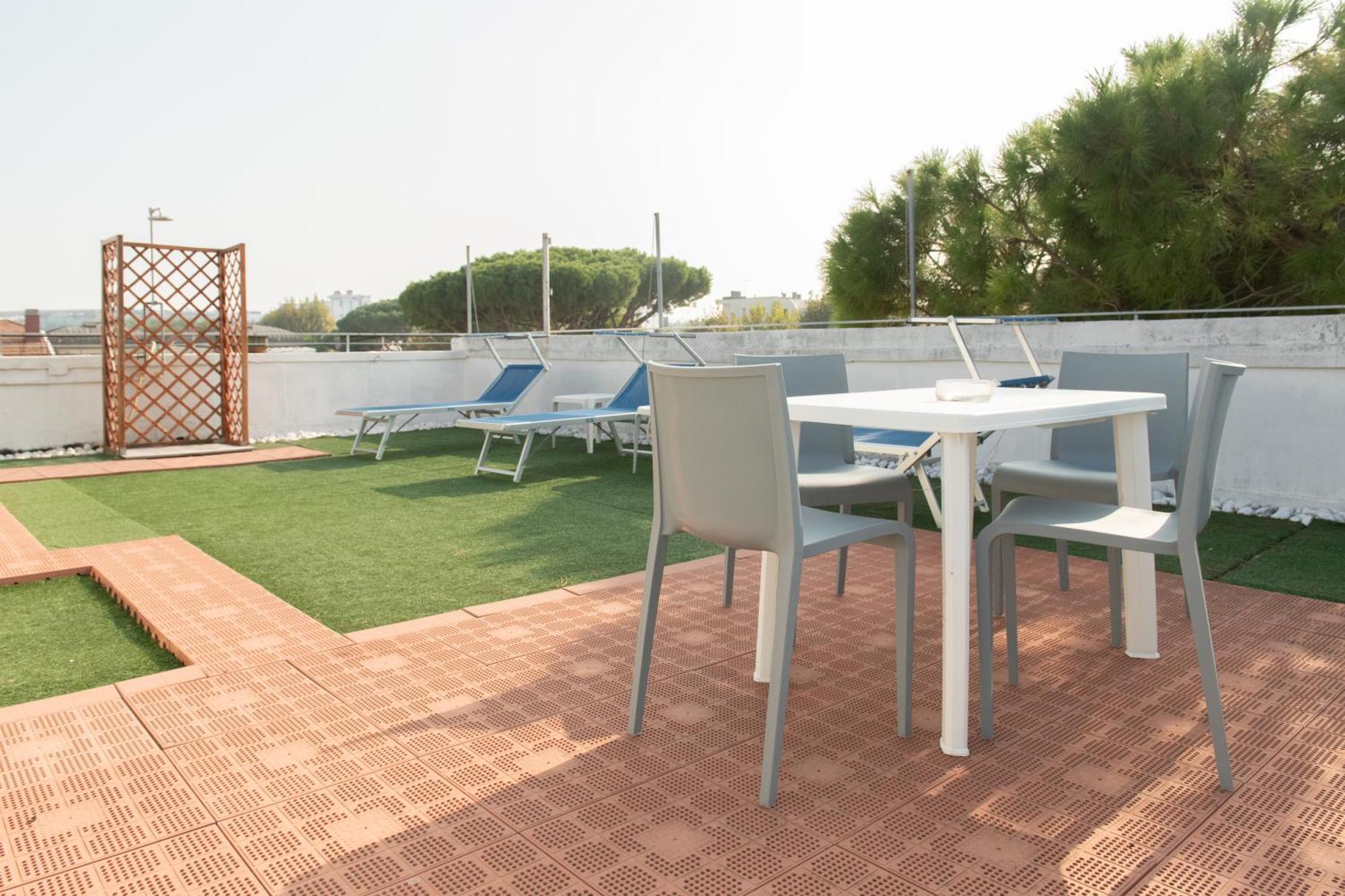 Hotel Hawaii Bed And Coffee Riccione Esterno foto