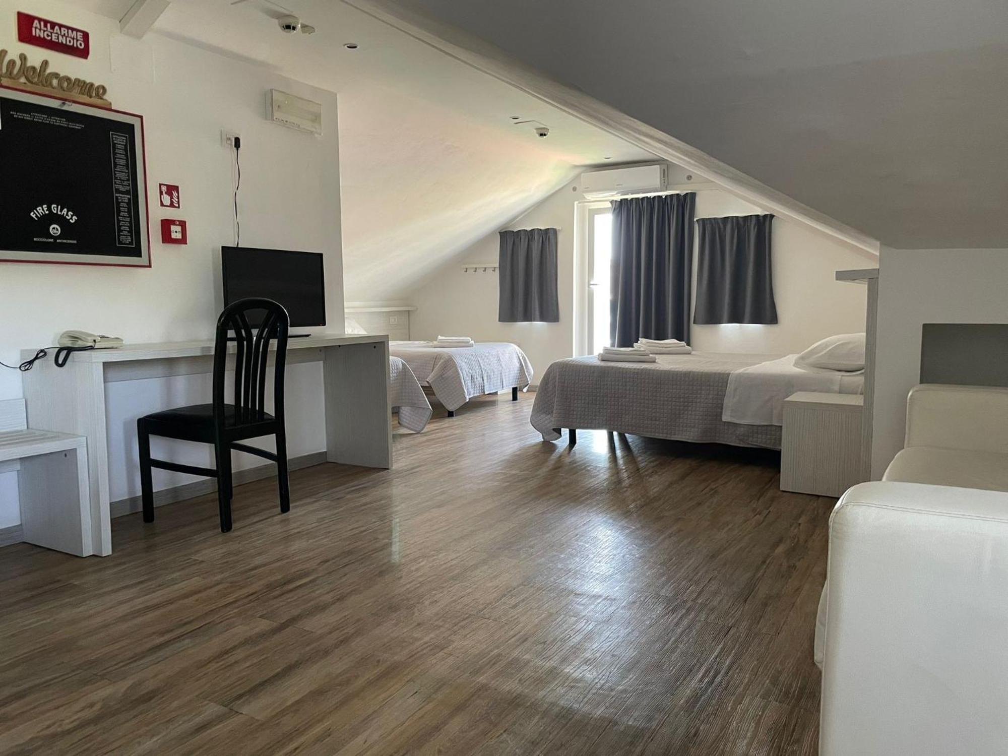 Hotel Hawaii Bed And Coffee Riccione Esterno foto