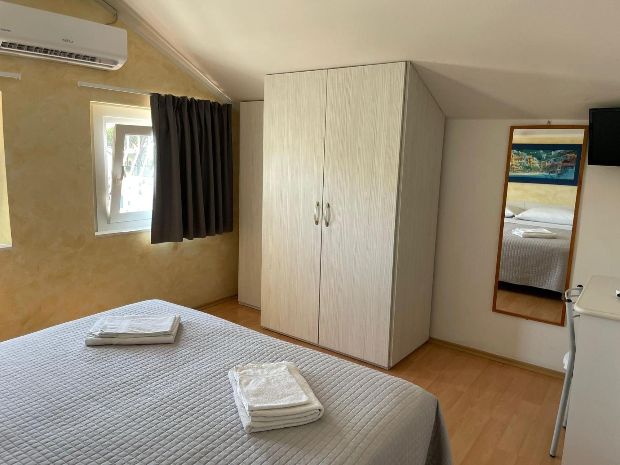 Hotel Hawaii Bed And Coffee Riccione Esterno foto