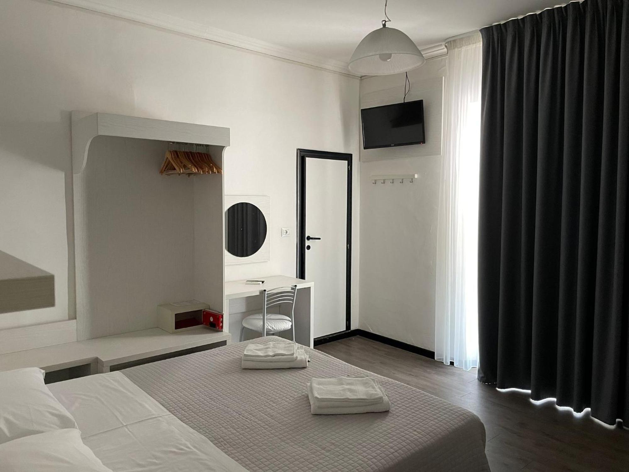 Hotel Hawaii Bed And Coffee Riccione Esterno foto
